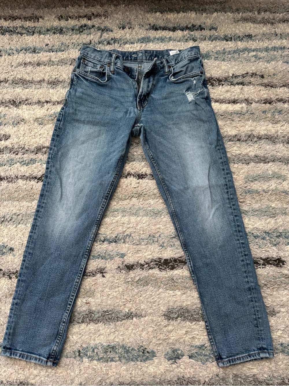 30x30 Old Navy Relaxed Men’s Jeans in Light Blue Wash